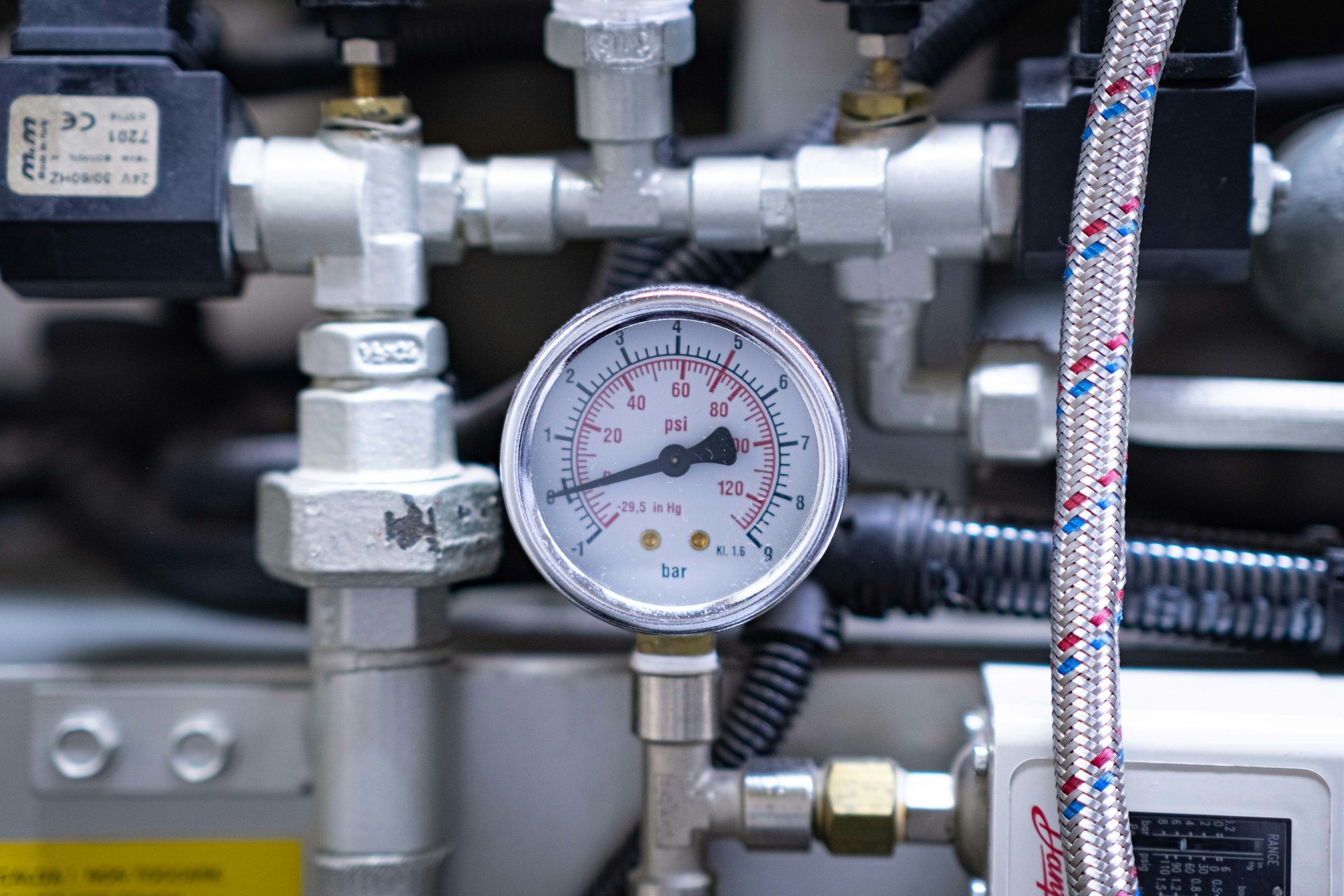 Pressure gauge instrumentation